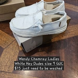 GUC Ladies Hey Dudes size 9